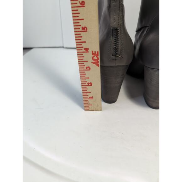 B. Makowsky Women's Size 8M Gray Soft Leather Ankle Boots Booties 3in Heel - Picture 9 of 11